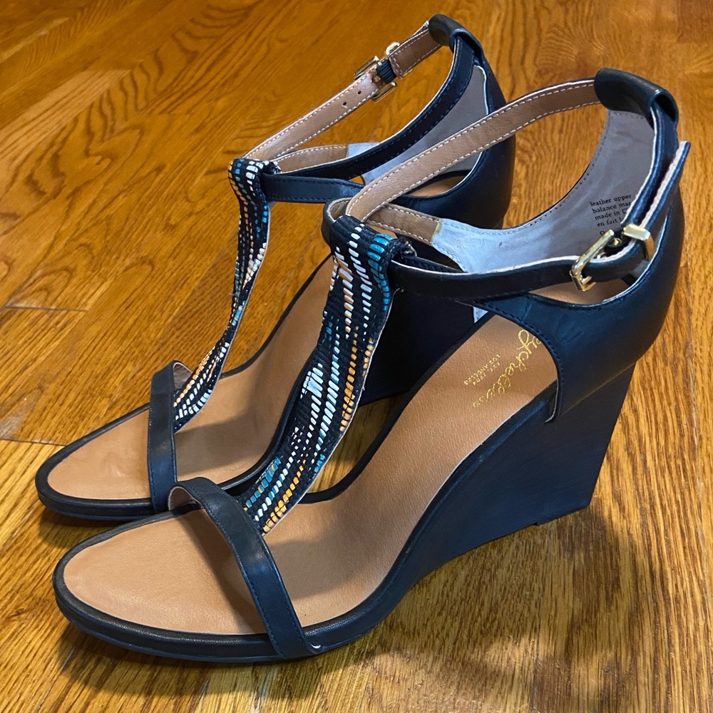 NWOT Seychelles Tribal Print Wedge